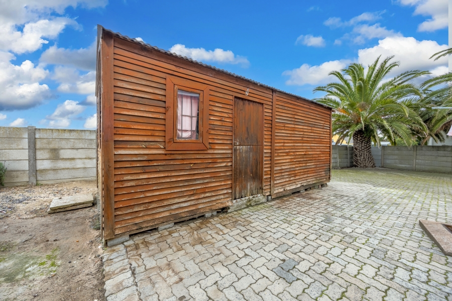 4 Bedroom Property for Sale in Amandelsig Western Cape